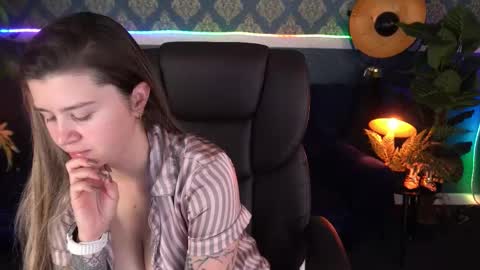 amellymillyy online show from 11.17.25