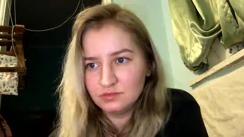 Snapshot of amely12 chatting on 01.19.25 amely12 online show from 01.19.25