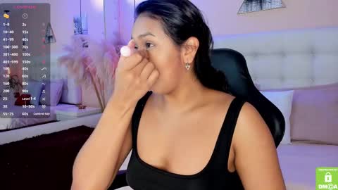 Snapshot of amelyamann chatting on 03.10.25 online show from 03.10.25