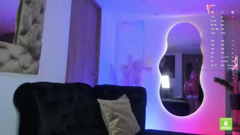 Snapshot of amelyamann chatting on 09.11.25 online show from 09.11.25