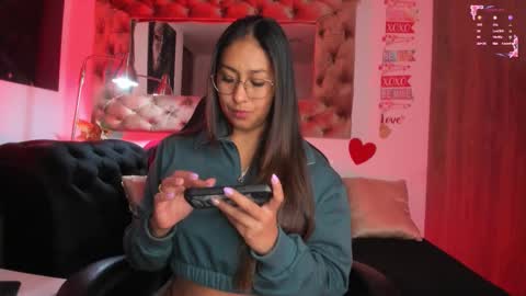 Snapshot of amelyamann chatting on 02.18.26 online show from 02.18.26