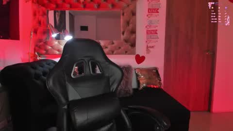 Snapshot of amelyamann chatting on 02.23.26 online show from 02.23.26