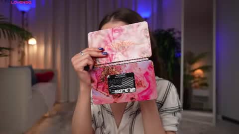 Snapshot of amelyxxx chatting on 06.27.26 Amy online show from 06.27.26