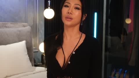 Snapshot of ami_katana chatting on 01.28.25 Ami online show from 01.28.25