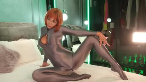 Snapshot of ami_katana chatting on 09.10.25 Ami online show from 09.10.25