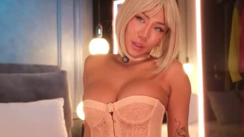 Snapshot of ami_katana chatting on 10.25.25 Ami online show from 10.25.25