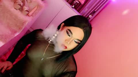 Queen Mireska online show from 01.15.25