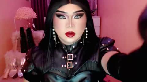 Queen Mireska online show from 09.20.25