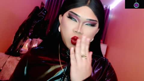 Queen Mireska online show from 05.04.26