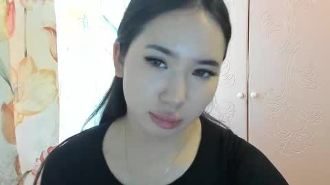 Snapshot of amina_artin chatting on 11.03.25 Amina online show from 11.03.25