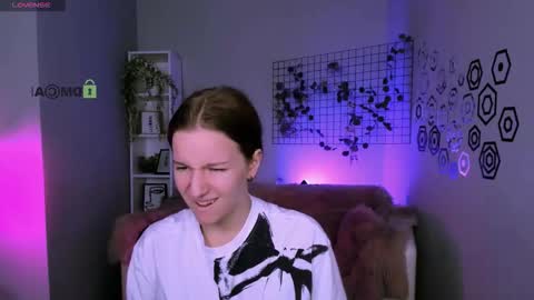 Amina online show from 10.15.25