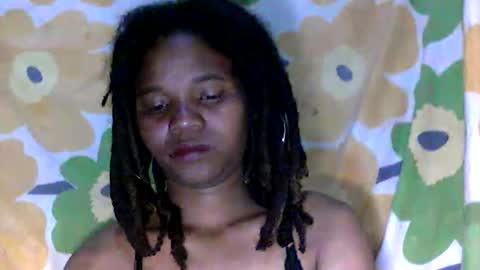 Snapshot of aminah01 chatting on 11.28.25 aminah01 online show from 11.28.25