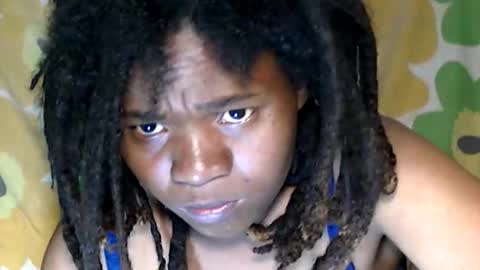 Snapshot of aminah01 chatting on 12.01.25 aminah01 online show from 12.01.25