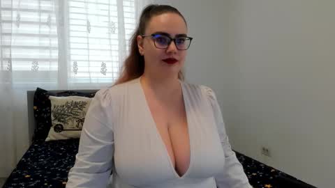 Amira Vyxen online show from 03.02.26