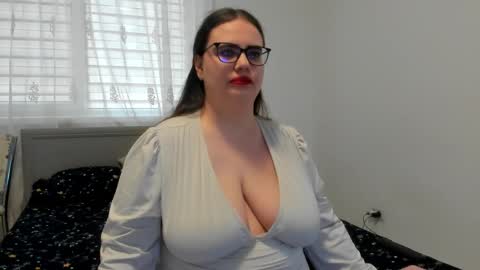 Amira Vyxen online show from 03.30.26