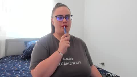 Amira Vyxen online show from 05.04.26