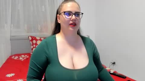 Amira Vyxen online show from 06.13.26