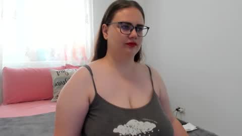 Amira Vyxen online show from 06.19.26