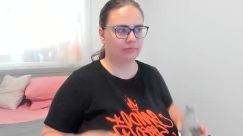 Snapshot of amiravyxen chatting on 06.23.26 Amira Vyxen online show from 06.23.26