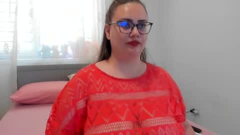 Snapshot of amiravyxen chatting on 07.28.26 Amira Vyxen online show from 07.28.26
