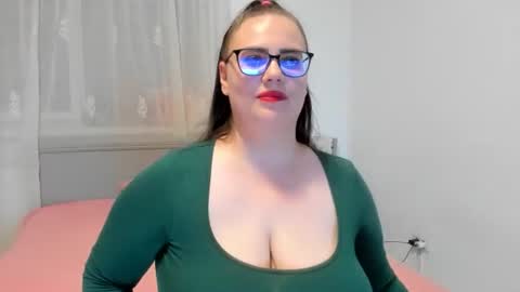 Snapshot of amiravyxen chatting on 07.31.26 Amira Vyxen online show from 07.31.26