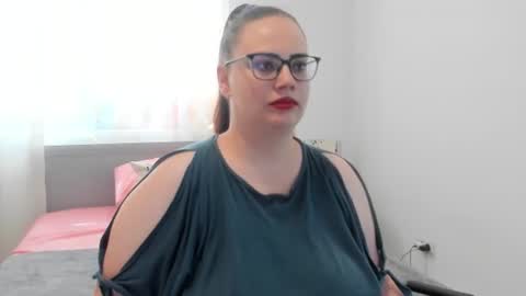 Snapshot of amiravyxen chatting on 08.04.26 Amira Vyxen online show from 08.04.26