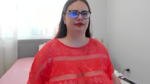 Snapshot of amiravyxen chatting on 08.06.26 Amira Vyxen online show from 08.06.26