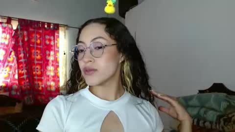 Snapshot of amitlu_ chatting on 12.01.24 amitlu_ online show from 12.01.24