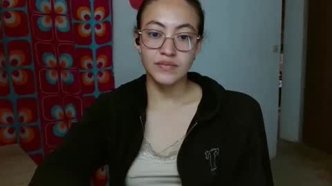 Snapshot of amitlu_ chatting on 11.06.25 amitlu_ online show from 11.06.25