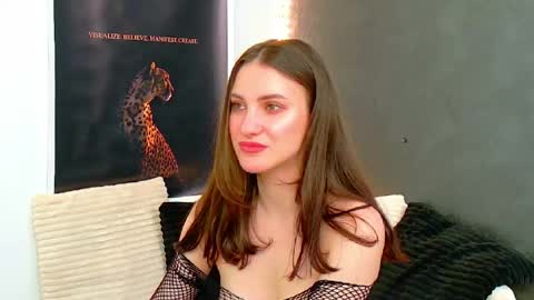 Amira online show from 05.08.26