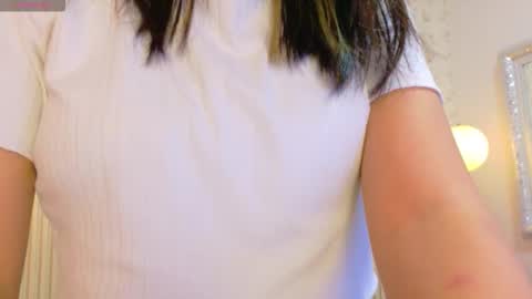 Snapshot of ammyjoness chatting on 12.19.25 online show from 12.19.25