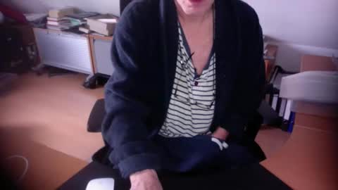 Amor2200 online show from 11.30.25