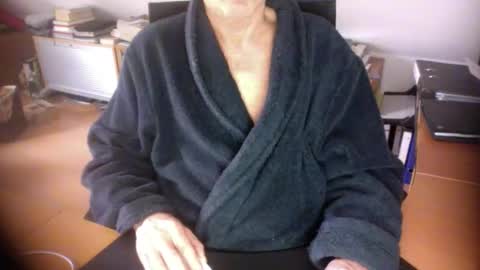 Snapshot of amor2200 chatting on 02.11.26 Amor2200 online show from 02.11.26