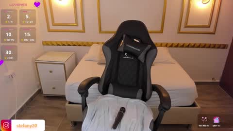 Snapshot of amor_smith_ chatting on 02.28.25 Tefy online show from 02.28.25