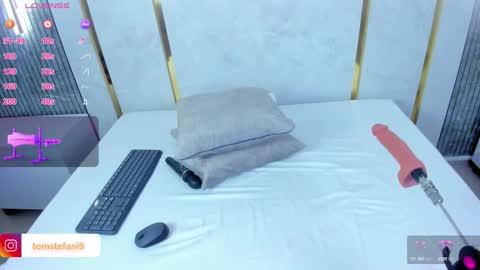 Snapshot of amor_smith_ chatting on 09.28.25 Tefy online show from 09.28.25