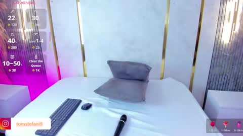 Snapshot of amor_smith_ chatting on 12.19.25 Tefy online show from 12.19.25