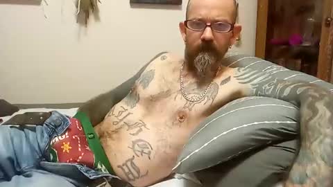 Snapshot of amunrethegod chatting on 12.03.24 amunrethegod online show from 12.03.24