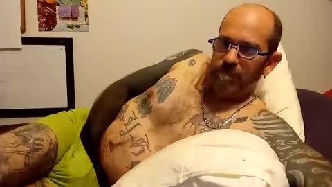 Snapshot of amunrethegod chatting on 10.12.25 amunrethegod online show from 10.12.25