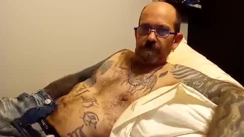 Snapshot of amunrethegod chatting on 10.23.25 amunrethegod online show from 10.23.25