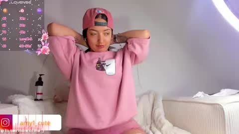 Snapshot of amy1cute chatting on 06.16.26 Amy online show from 06.16.26