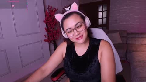 Snapshot of amy_carter_x chatting on 04.06.26 Amy online show from 04.06.26