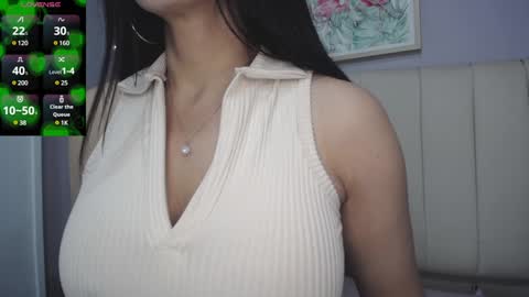 Snapshot of amy_le chatting on 12.07.24 Amy online show from 12.07.24