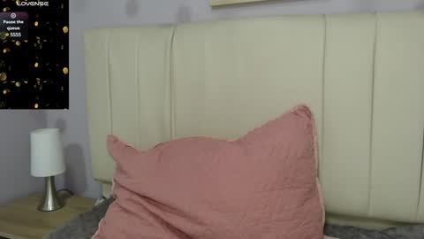 Snapshot of amy_le chatting on 01.08.25 Amy online show from 01.08.25