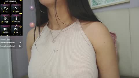 Snapshot of amy_le chatting on 01.09.25 Amy online show from 01.09.25