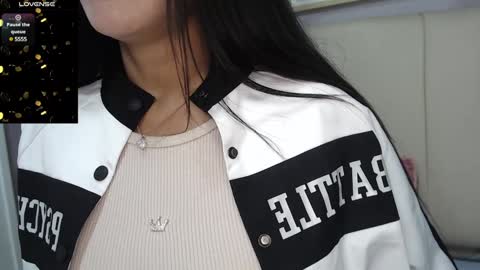 Snapshot of amy_le chatting on 01.17.25 Amy online show from 01.17.25