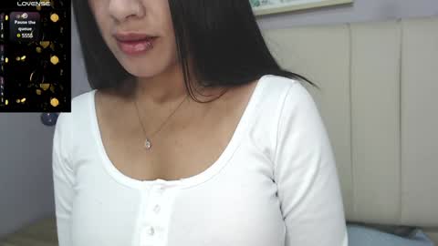 Snapshot of amy_le chatting on 01.18.25 Amy online show from 01.18.25