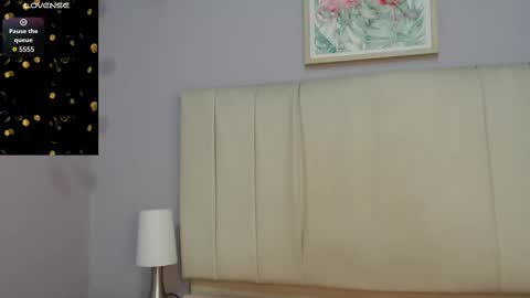 Snapshot of amy_le chatting on 09.18.25 Amy online show from 09.18.25