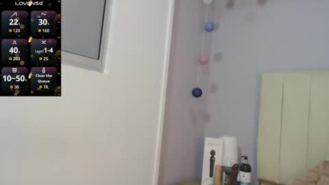 Snapshot of amy_le chatting on 09.30.25 Amy online show from 09.30.25