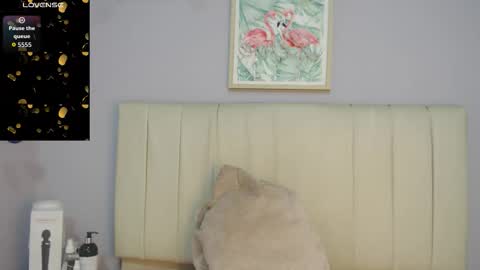 Snapshot of amy_le chatting on 12.03.25 Amy online show from 12.03.25