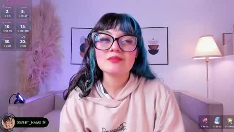 Snapshot of amy_lit chatting on 12.20.25 Hello I am Allison Welcome to my room and let is have a good time together whith me online show from 12.20.25